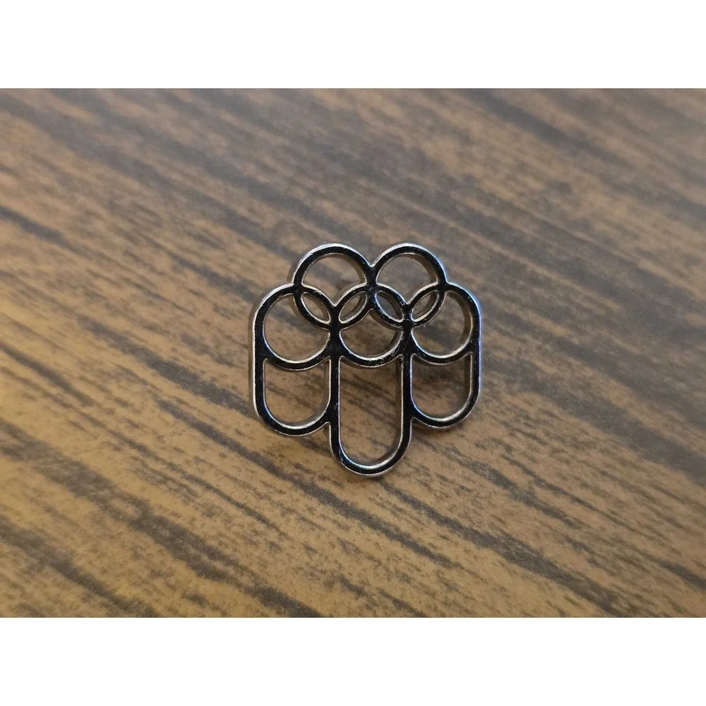 1976 Montreal Olympics Logo Cutout Silver Tone Lapel Vest Hat Pin C21